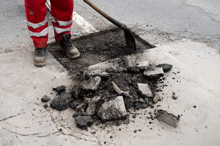 Hemara przy Bia�o��ckiej: wodoci�gowcy rozpoczynaj� prace