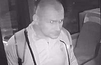 Atak w autobusie: groził kierowcy i zniszczył szybę